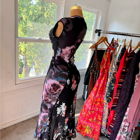 Fuzzi dress - Picture 3 of 3